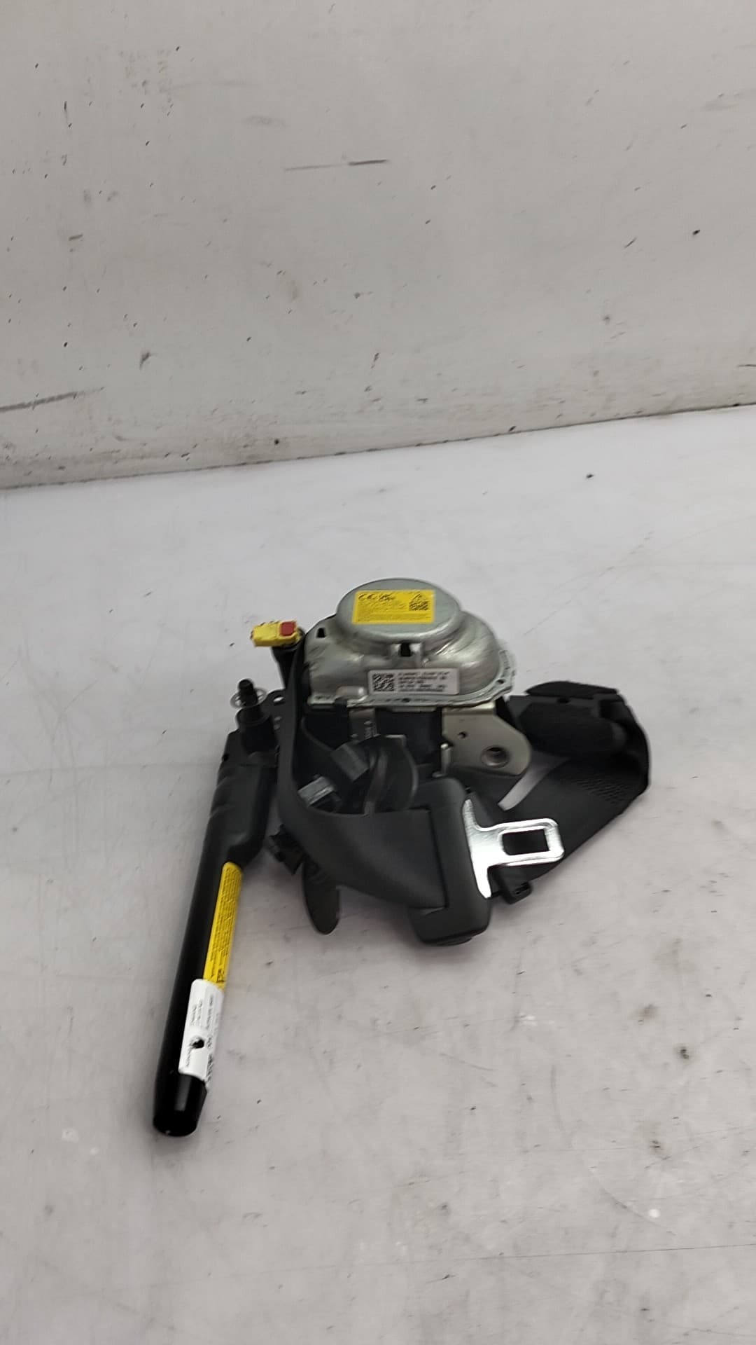 Cinturon seguridad delantero derecho FIAT 500E 3