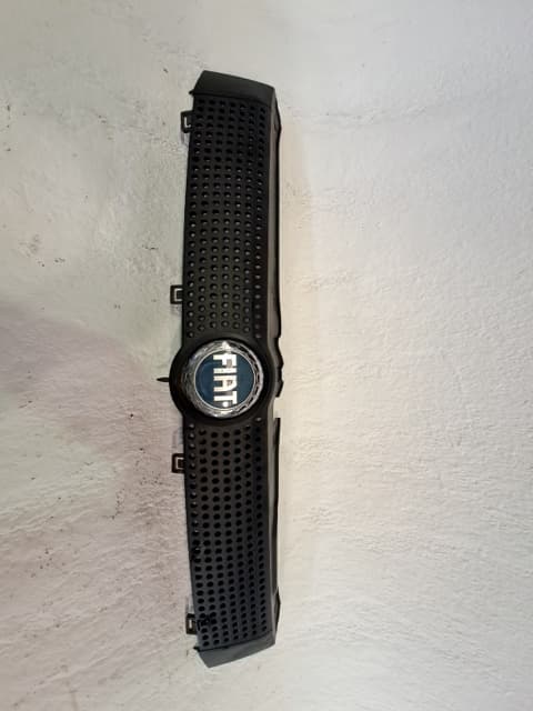 Rejilla delantera FIAT PANDA (169) 3