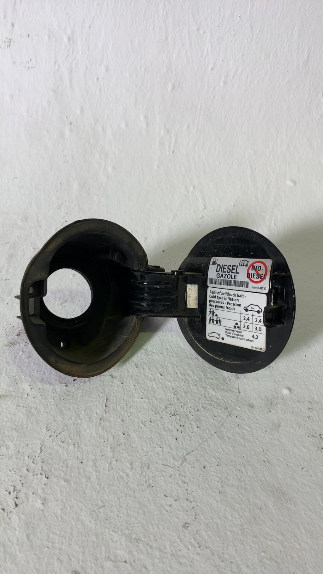 Tapa exterior combustible VOLKSWAGEN EOS (1F7) 3