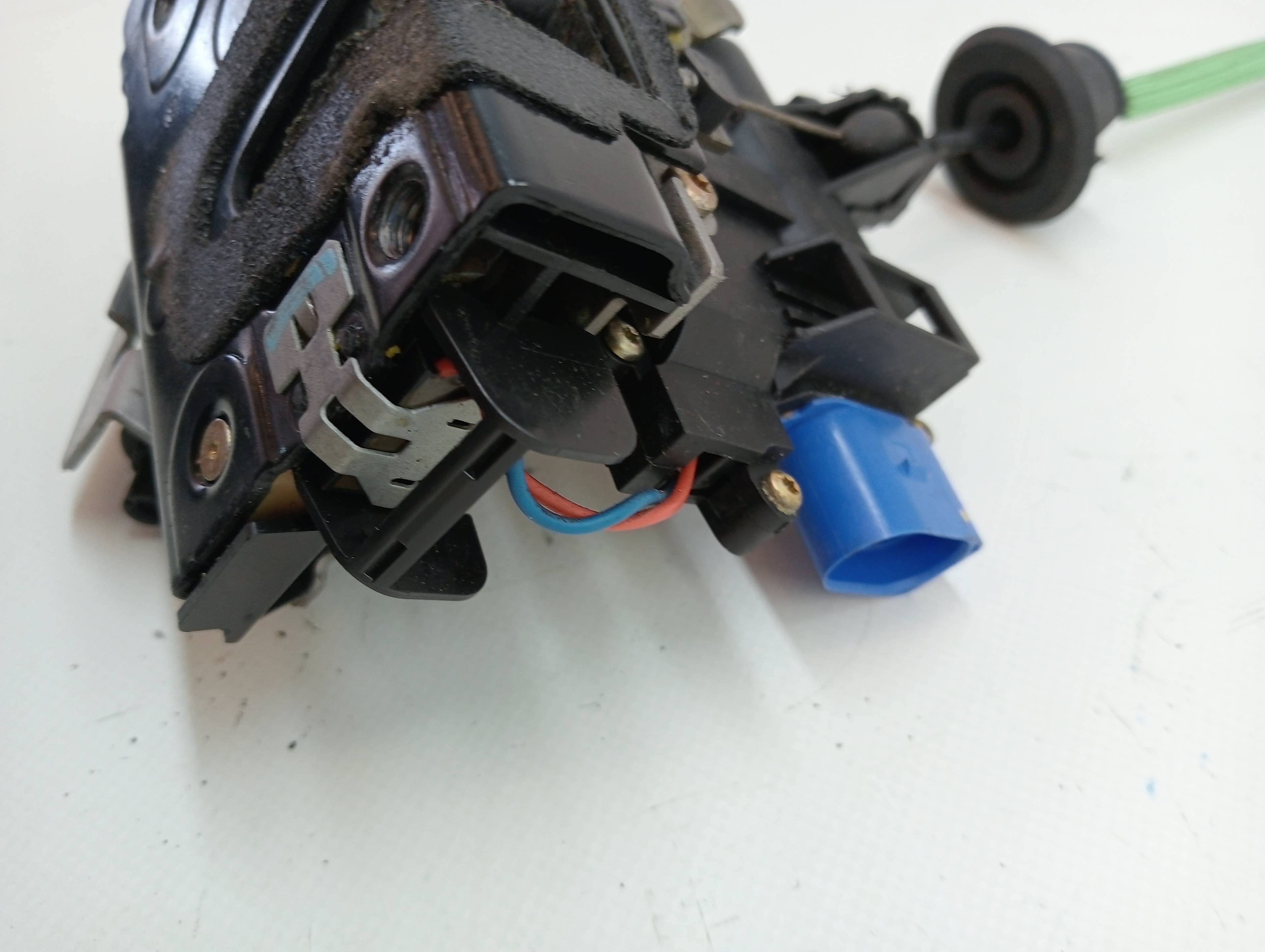 Cerradura puerta trasera izquierda AUDI A8 (4E2) 2