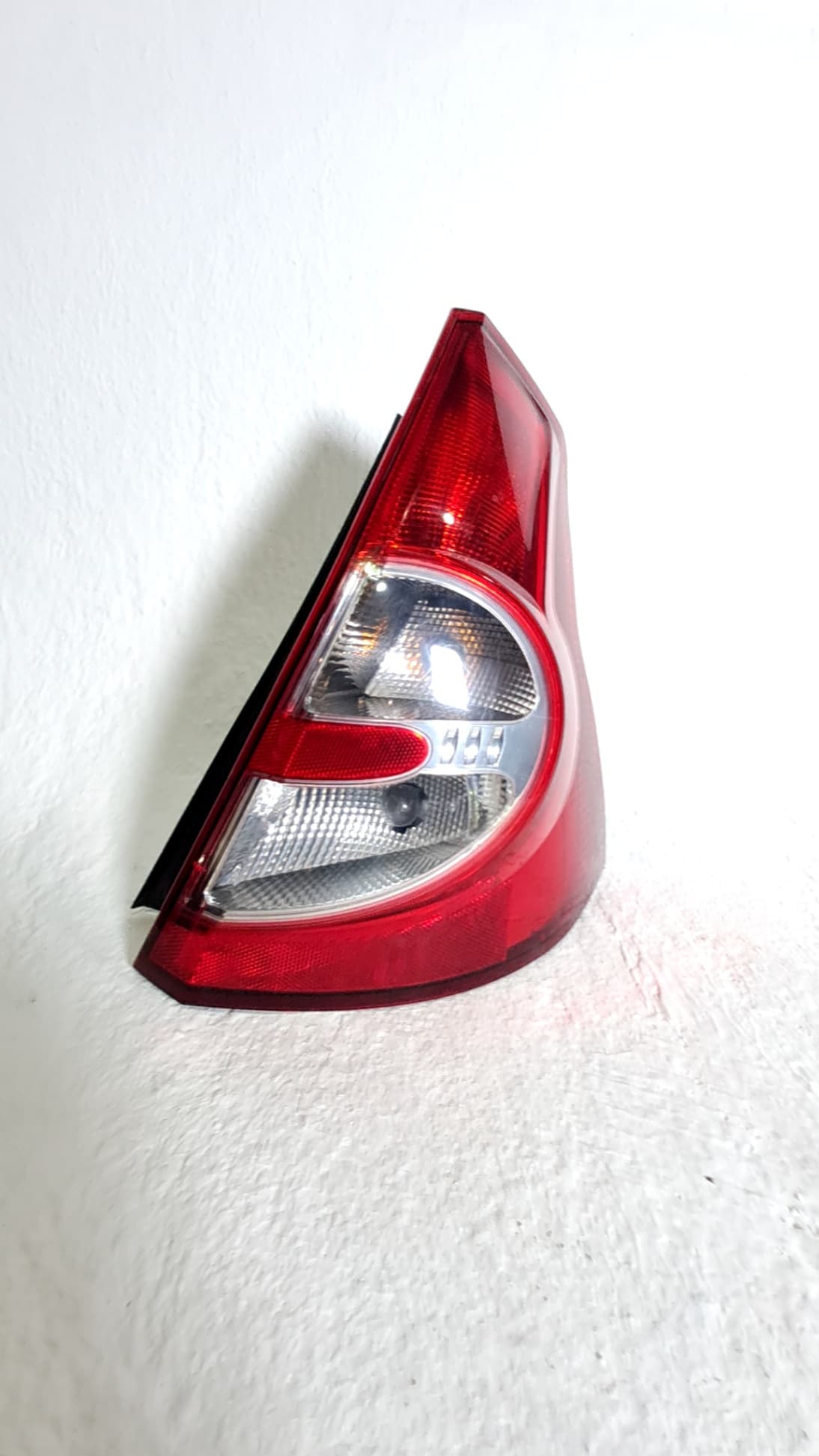 Piloto trasero derecho DACIA SANDERO