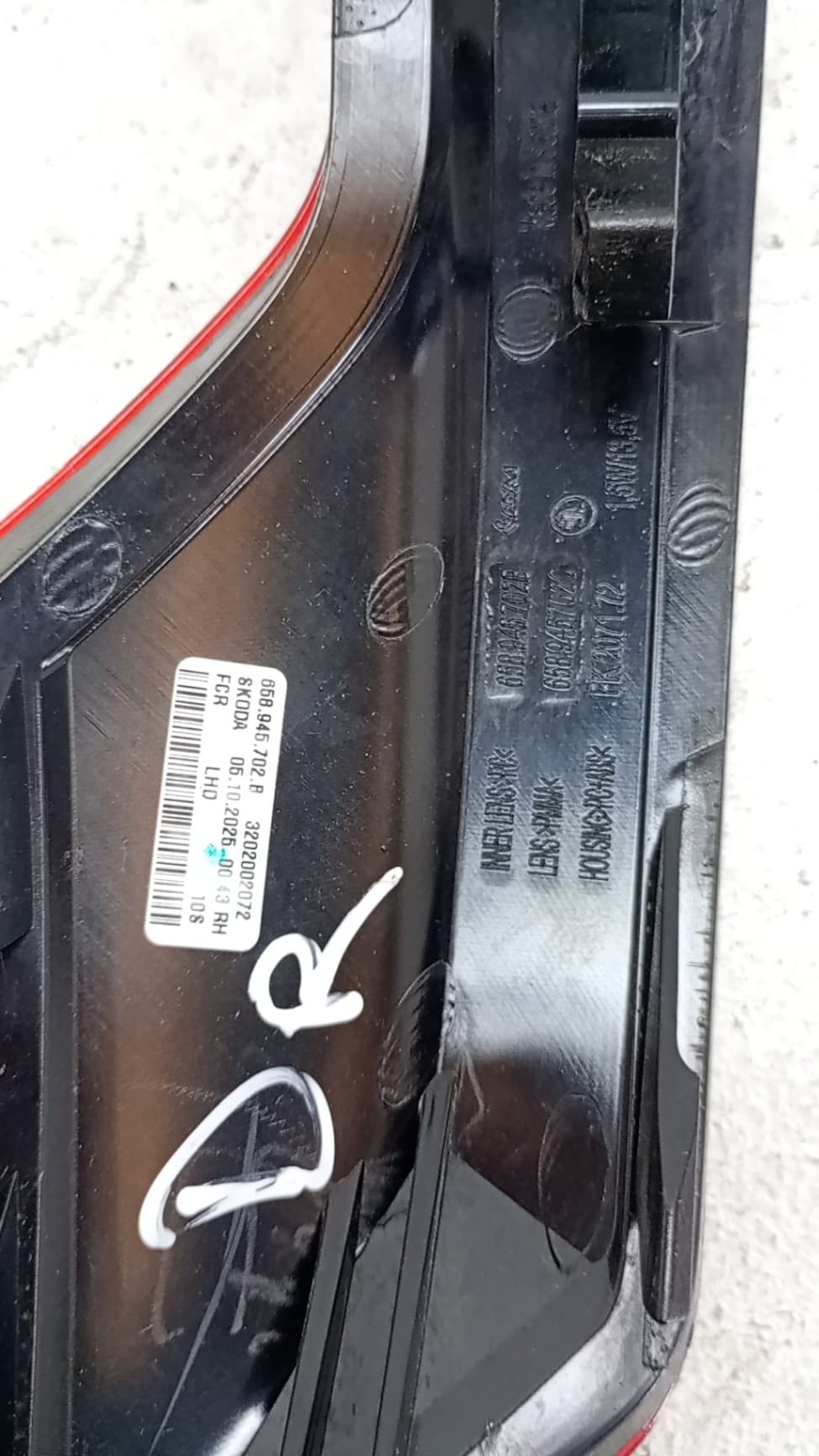 Faro antiniebla trasero derecho SKODA KAMIQ (NW4)