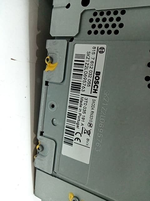 Pantalla multifuncion SKODA YETI 4