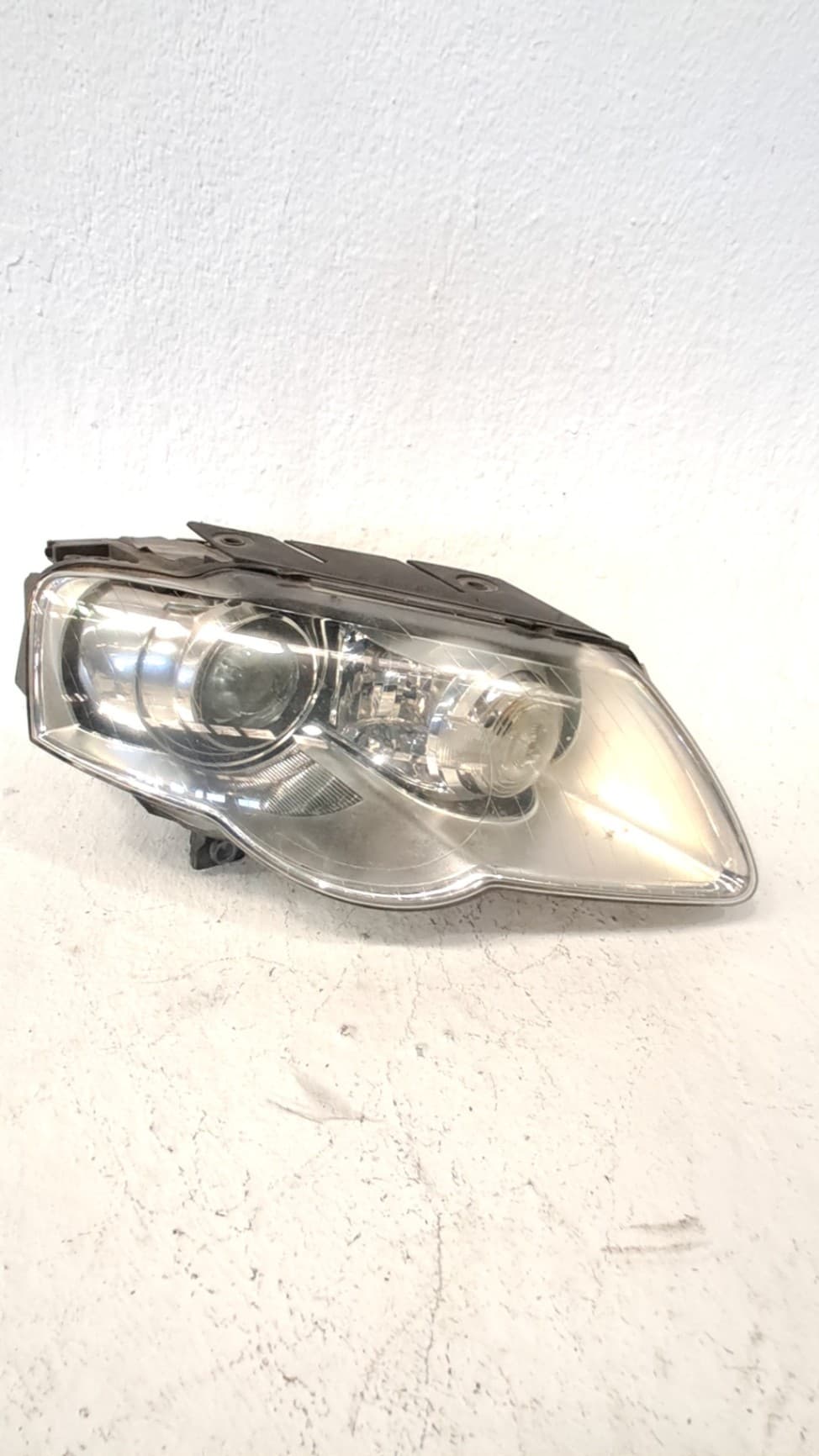 Faro derecho VOLKSWAGEN PASSAT B6 (3C2)