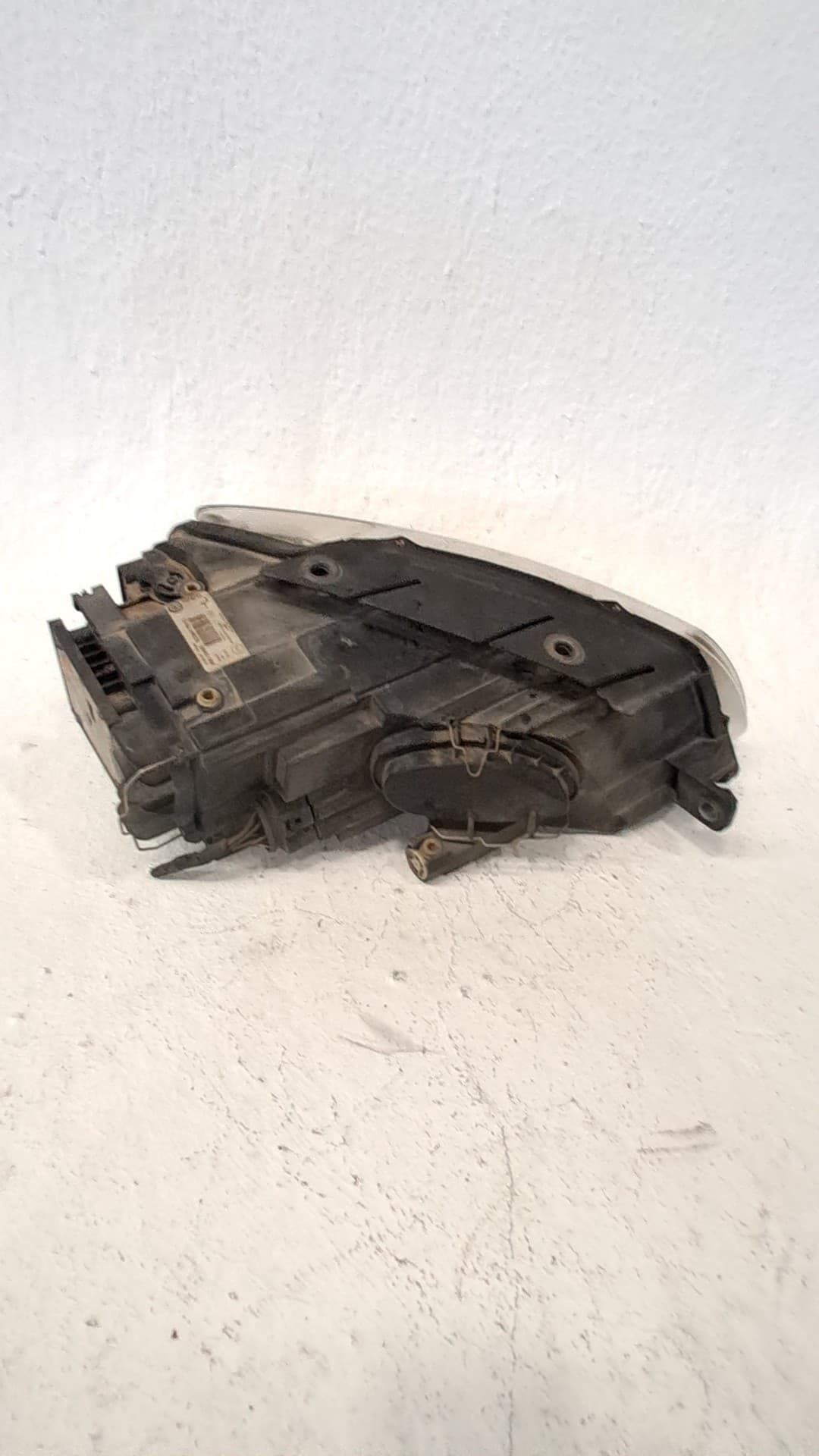 Faro izquierdo VOLKSWAGEN PASSAT B6 (3C2) 2