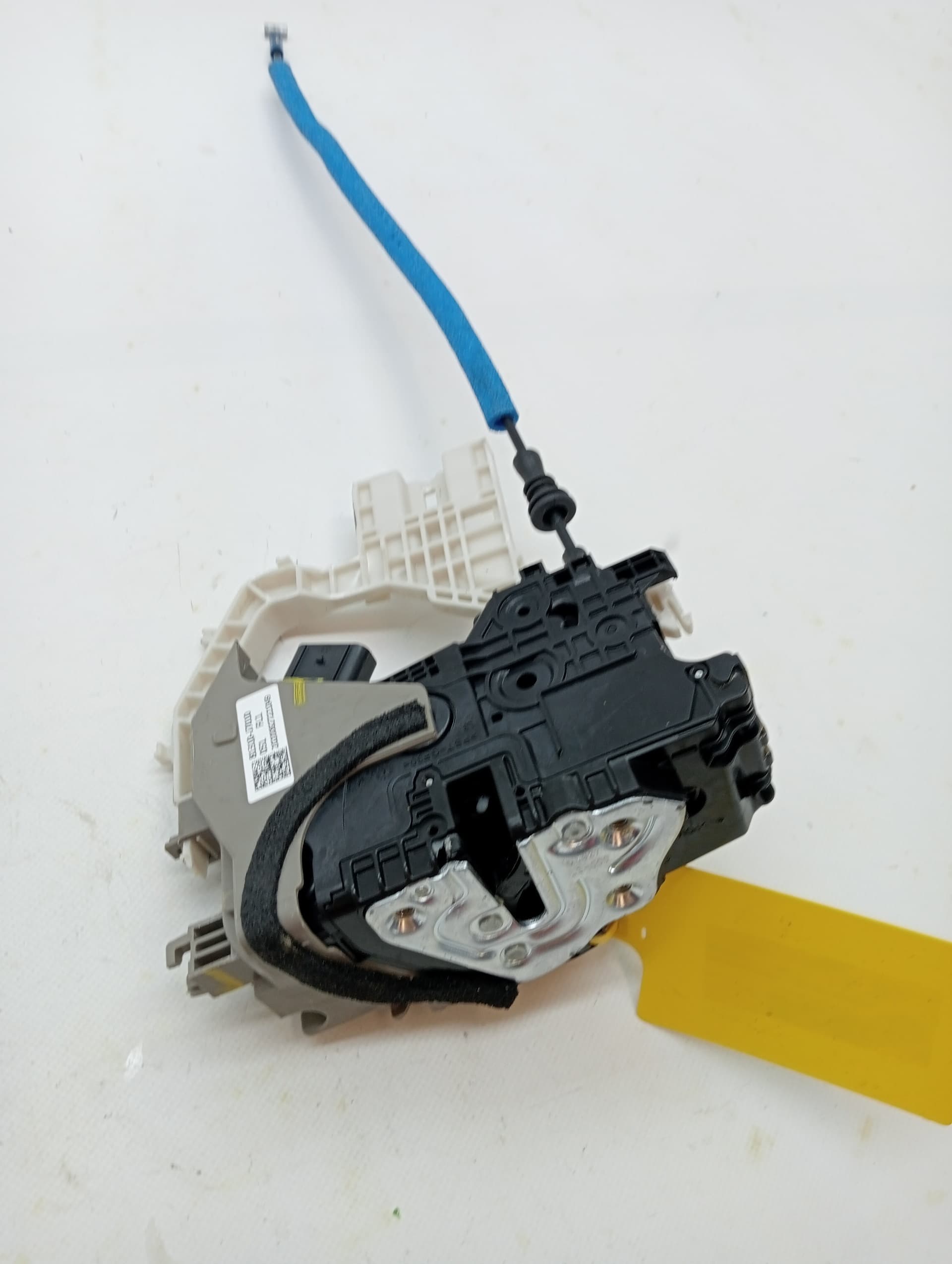 Cerradura puerta delantera izquierda KIA XCEED 3