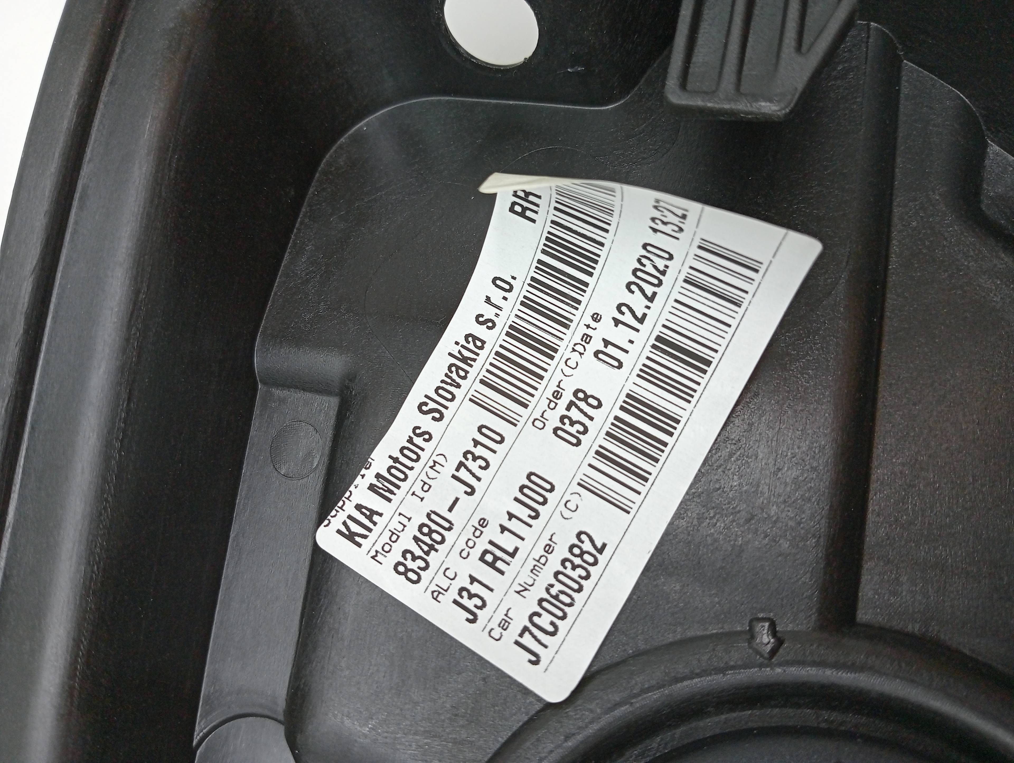 Elevalunas trasero derecho KIA XCEED 3
