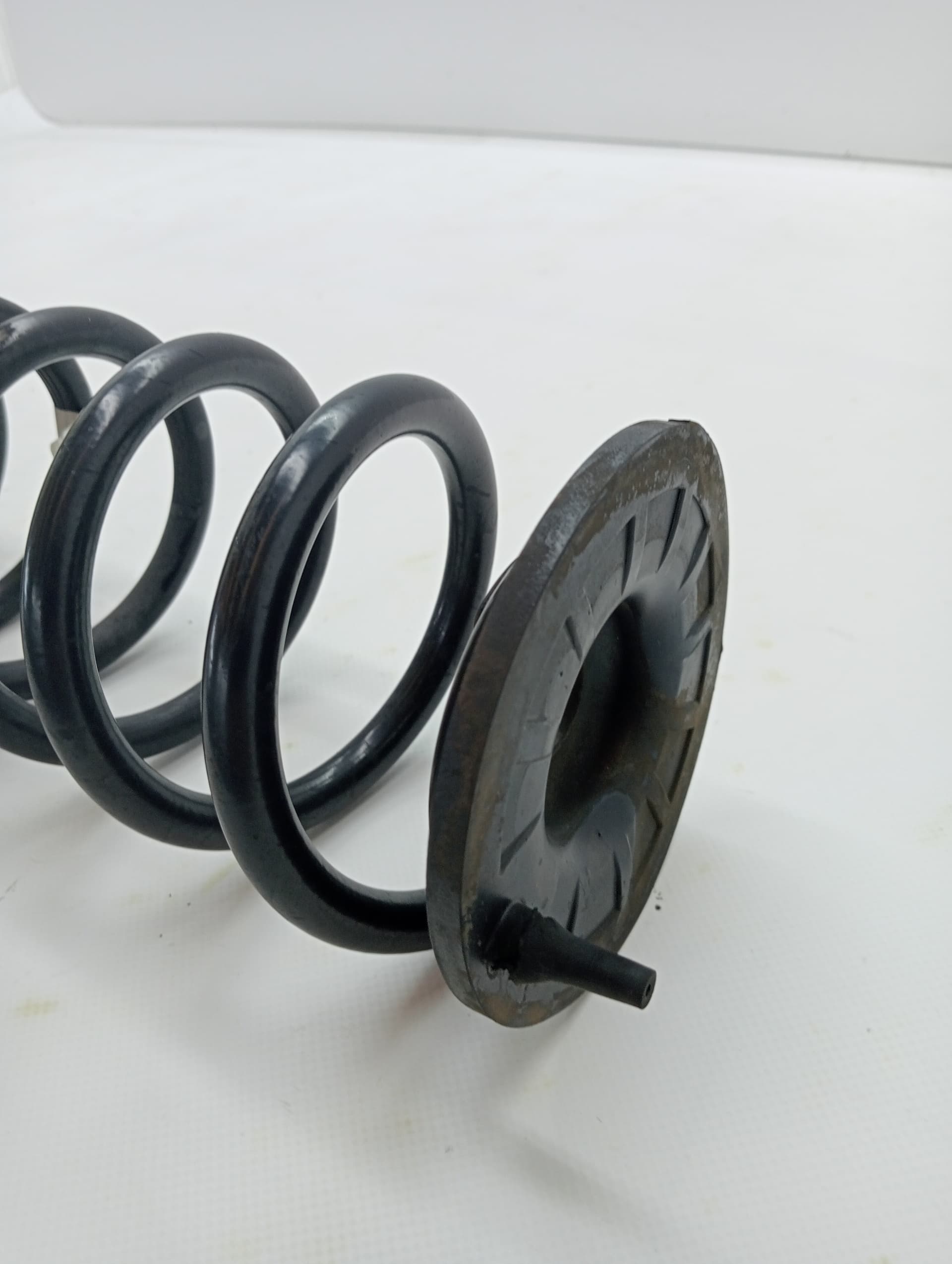 Muelle amortiguacion KIA XCEED 2