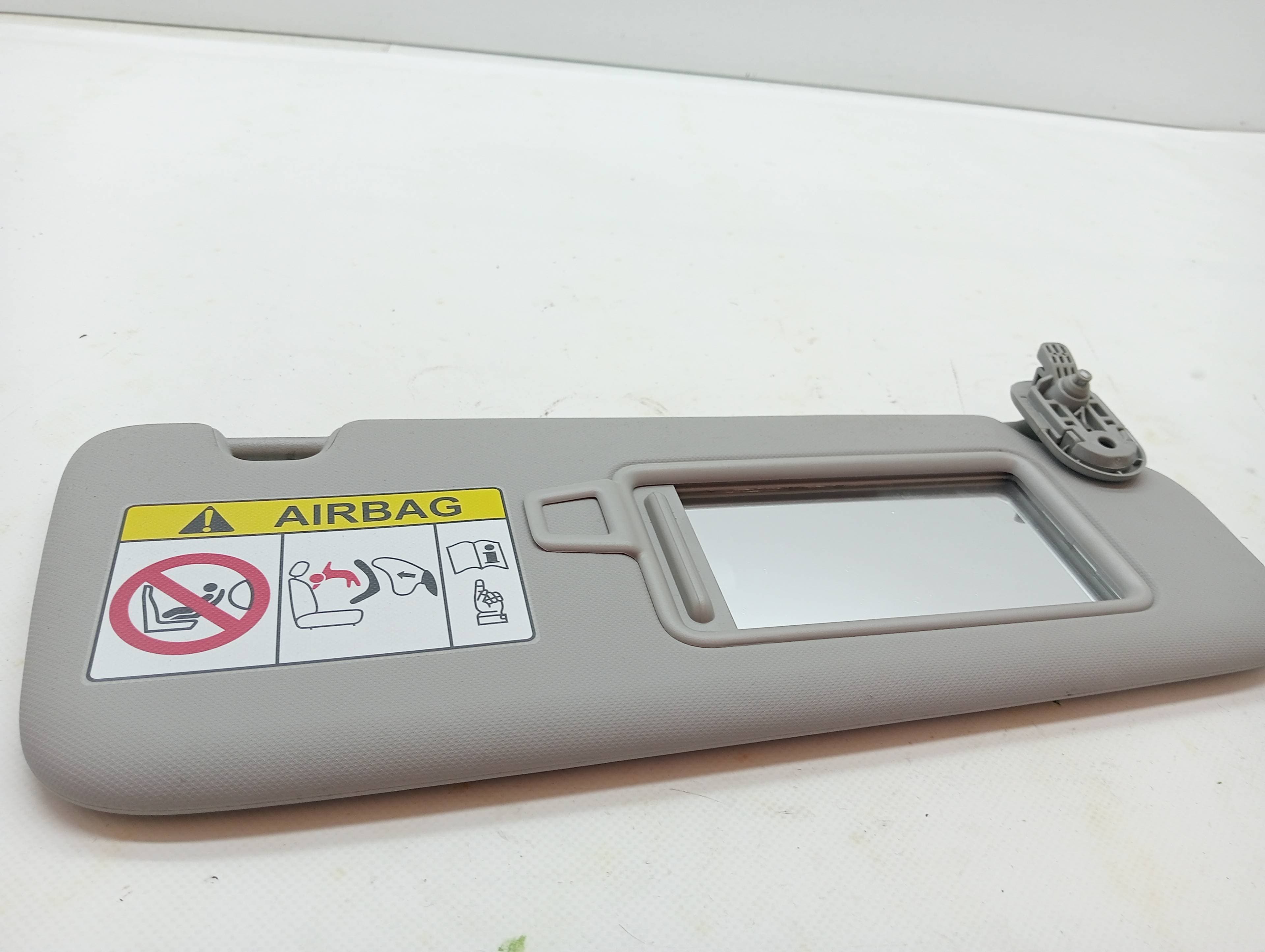 Parasol derecho KIA XCEED 3