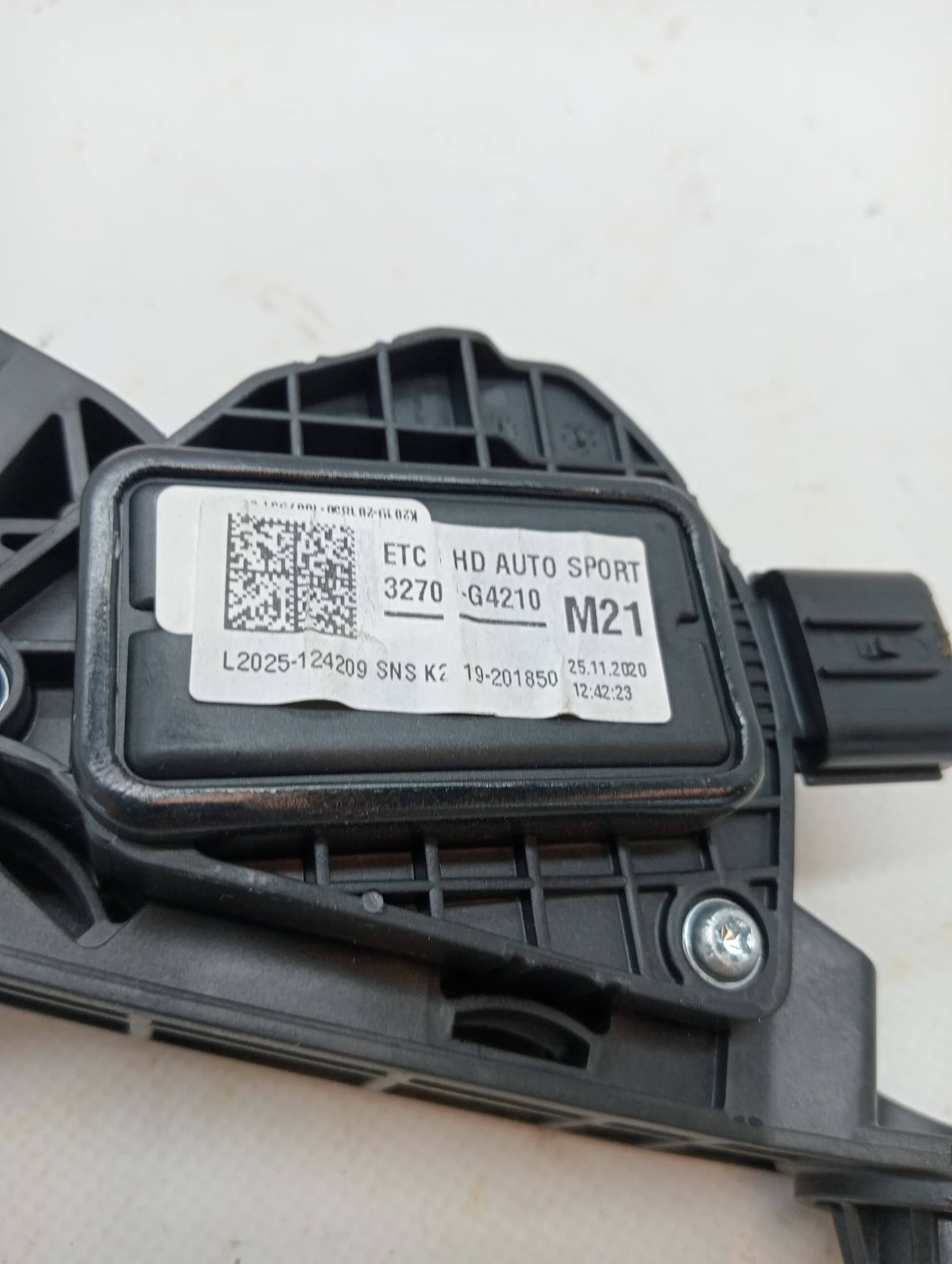 Pedal acelerador KIA XCEED 3