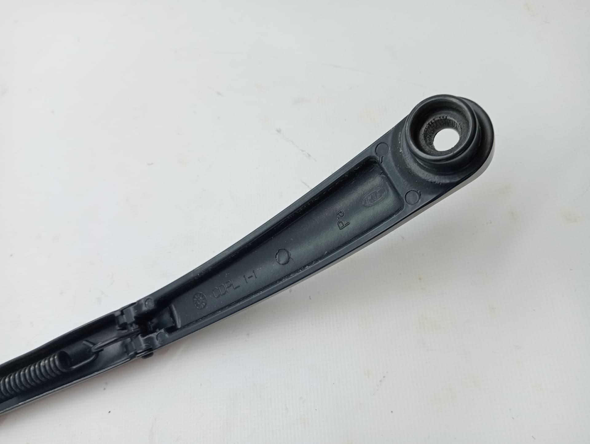 Brazo limpia delantero derecho KIA XCEED 2