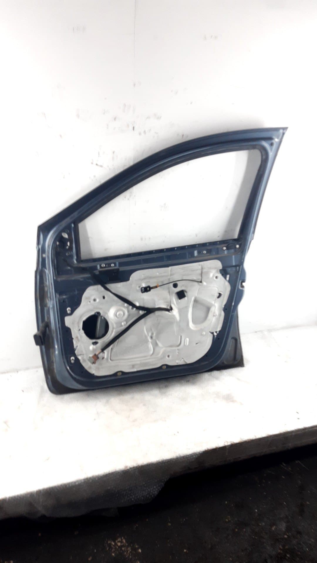 Puerta delantera derecha RENAULT CLIO III 2