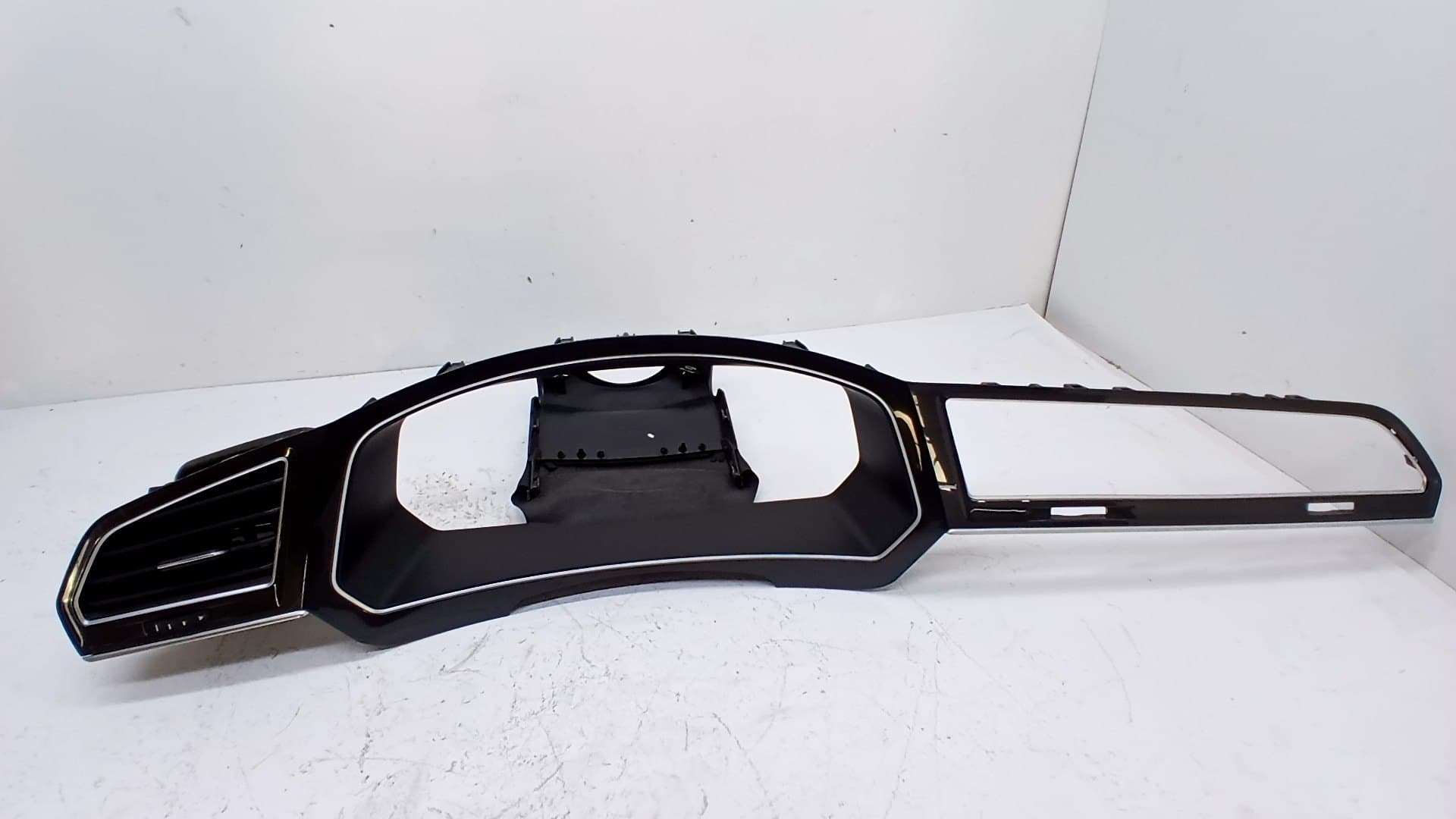 Moldura interior VOLKSWAGEN TIGUAN (AX1)