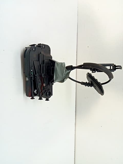 Cerradura puerta trasera derecha FORD FOCUS 3