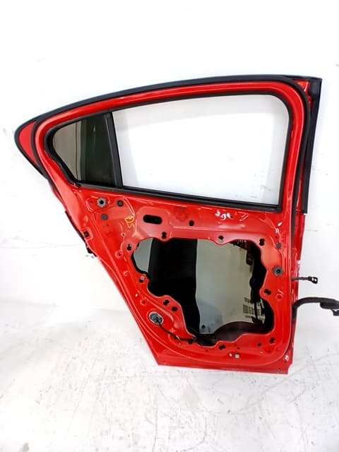 Puerta trasera izquierda FORD FOCUS