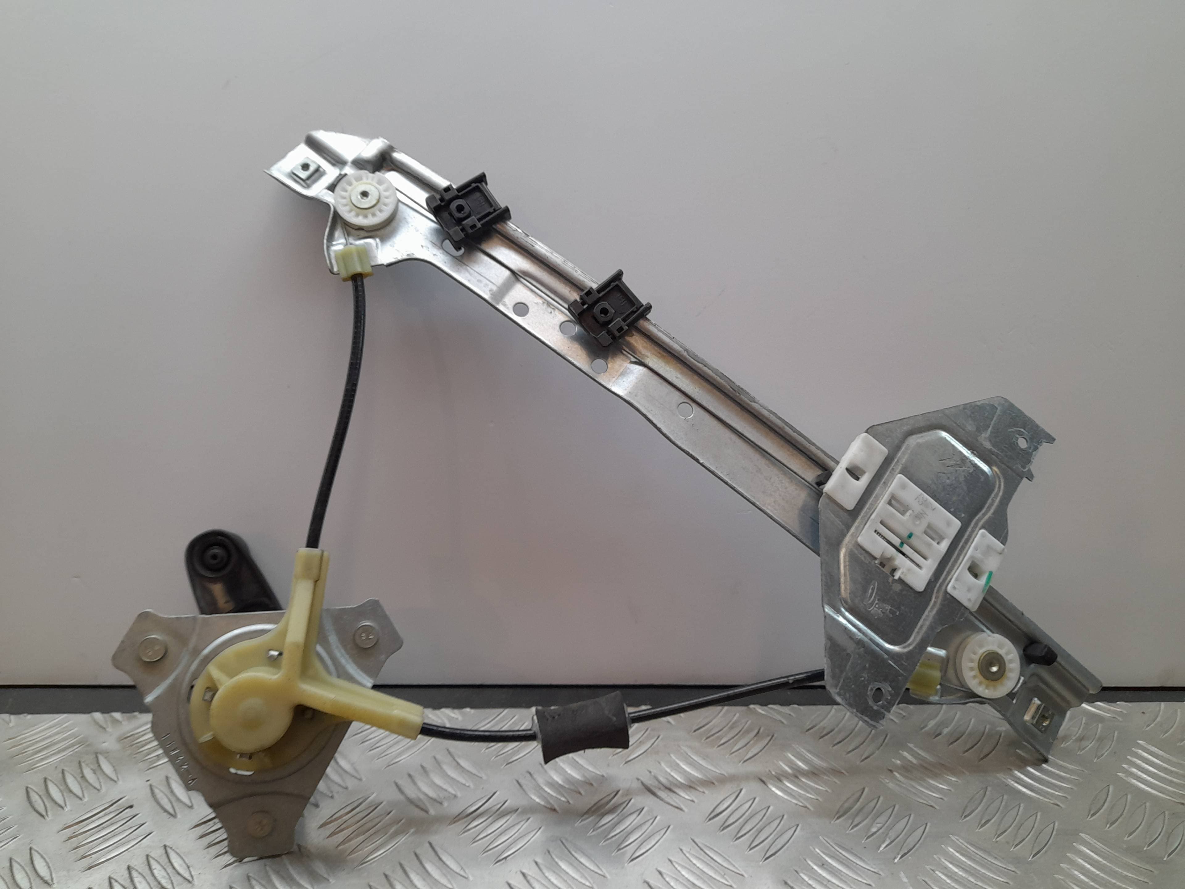 Elevalunas trasero derecho CITROEN C3 2
