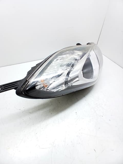 Faro derecho HYUNDAI IX20 4