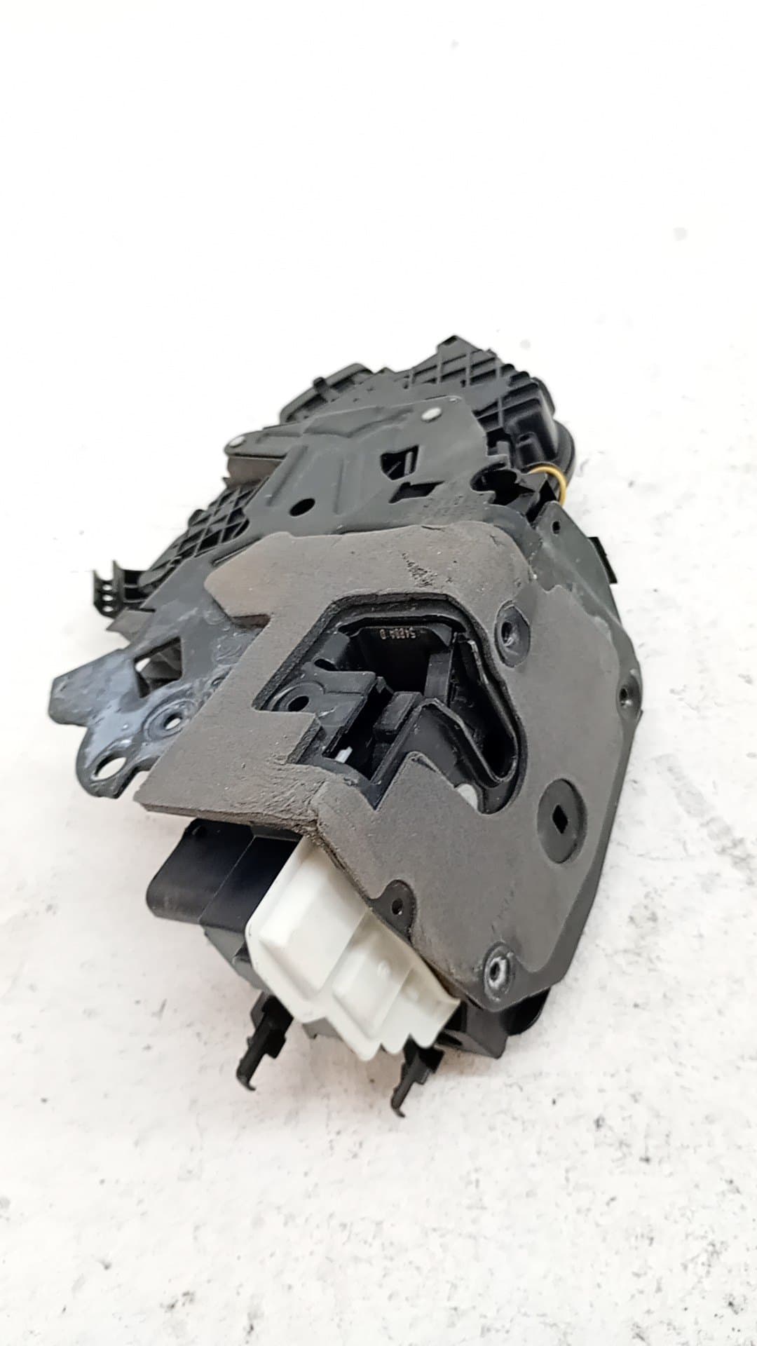 Cerradura puerta delantera izquierda LAND ROVER DISCOVERY SPORT 2