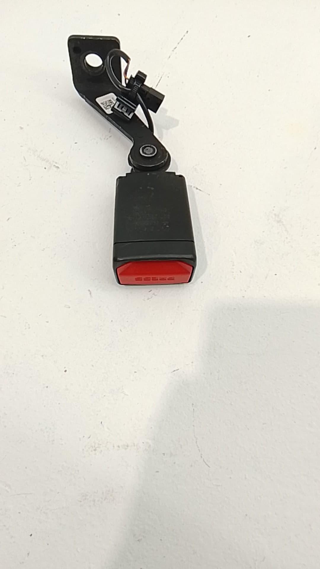 Enganche cinturon trasero izquierdo BMW SERIE 4 GRAN COUPE (F36)