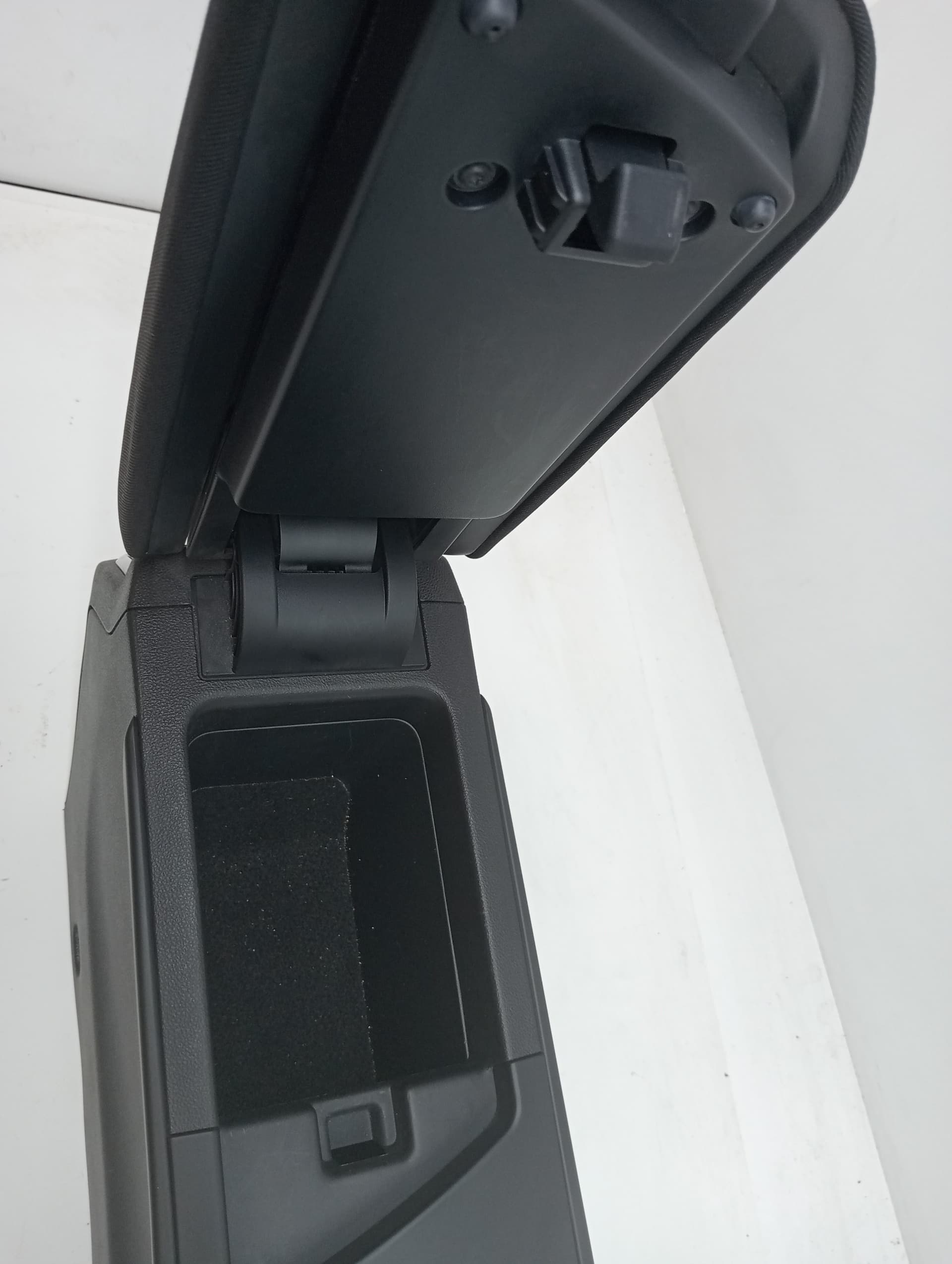Consola central RENAULT MEGANE IV GRANDTOUR 4