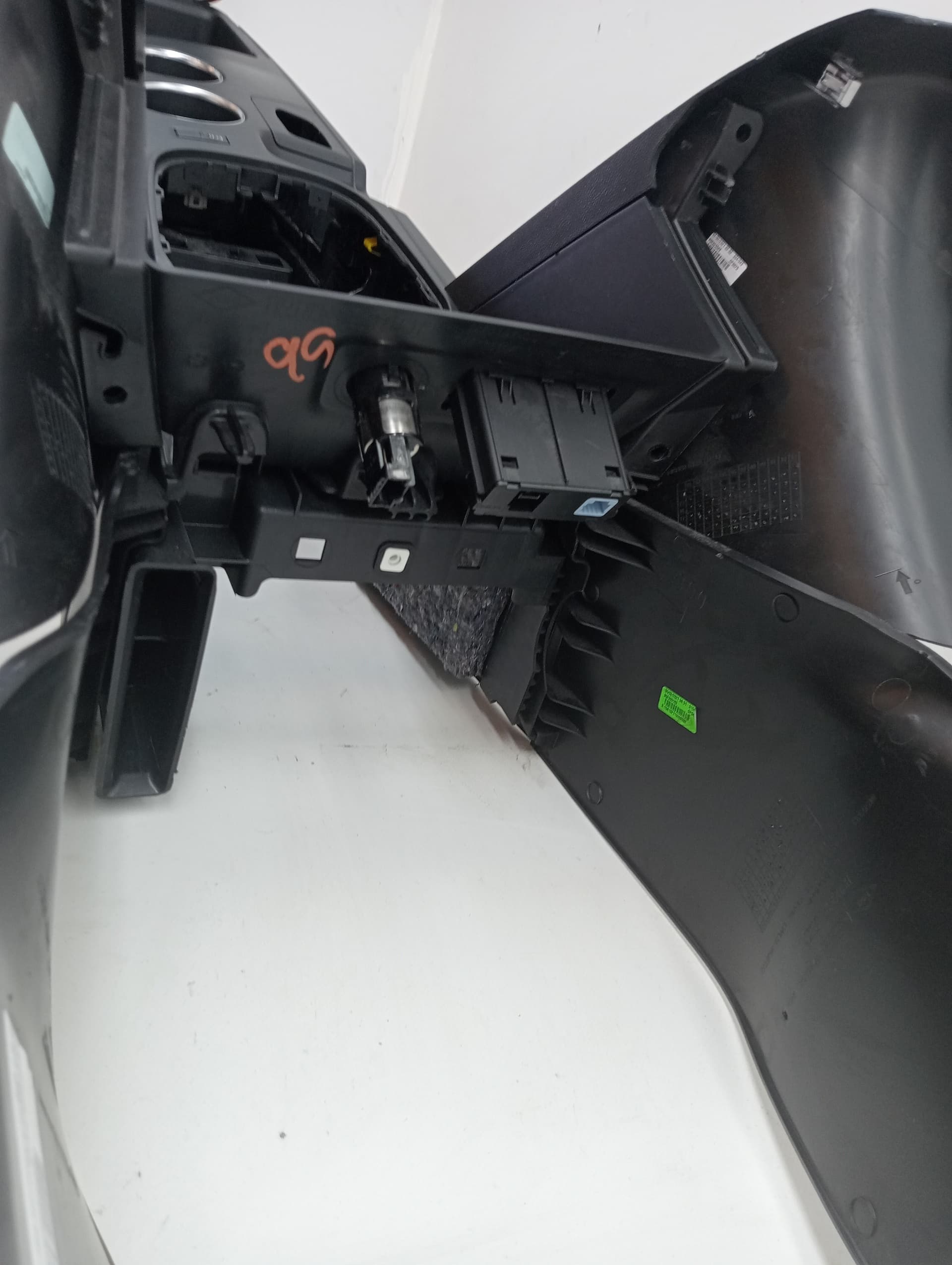 Consola central RENAULT MEGANE IV GRANDTOUR 3