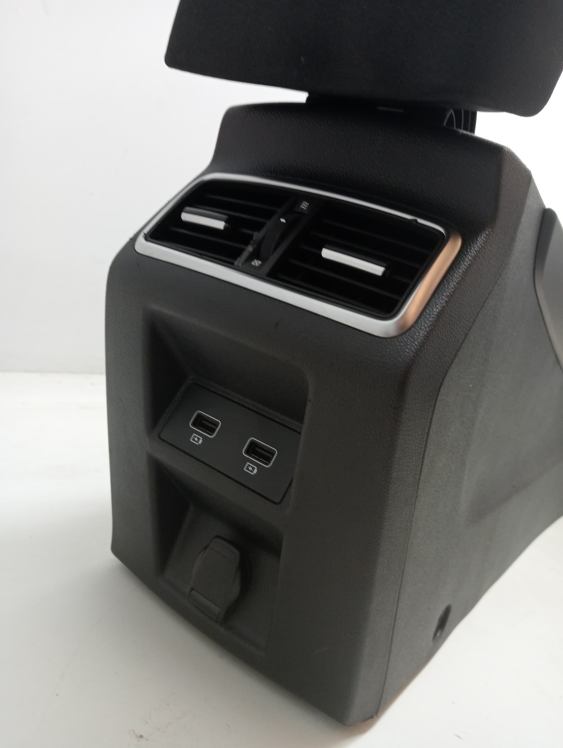 Consola central RENAULT MEGANE IV GRANDTOUR 2