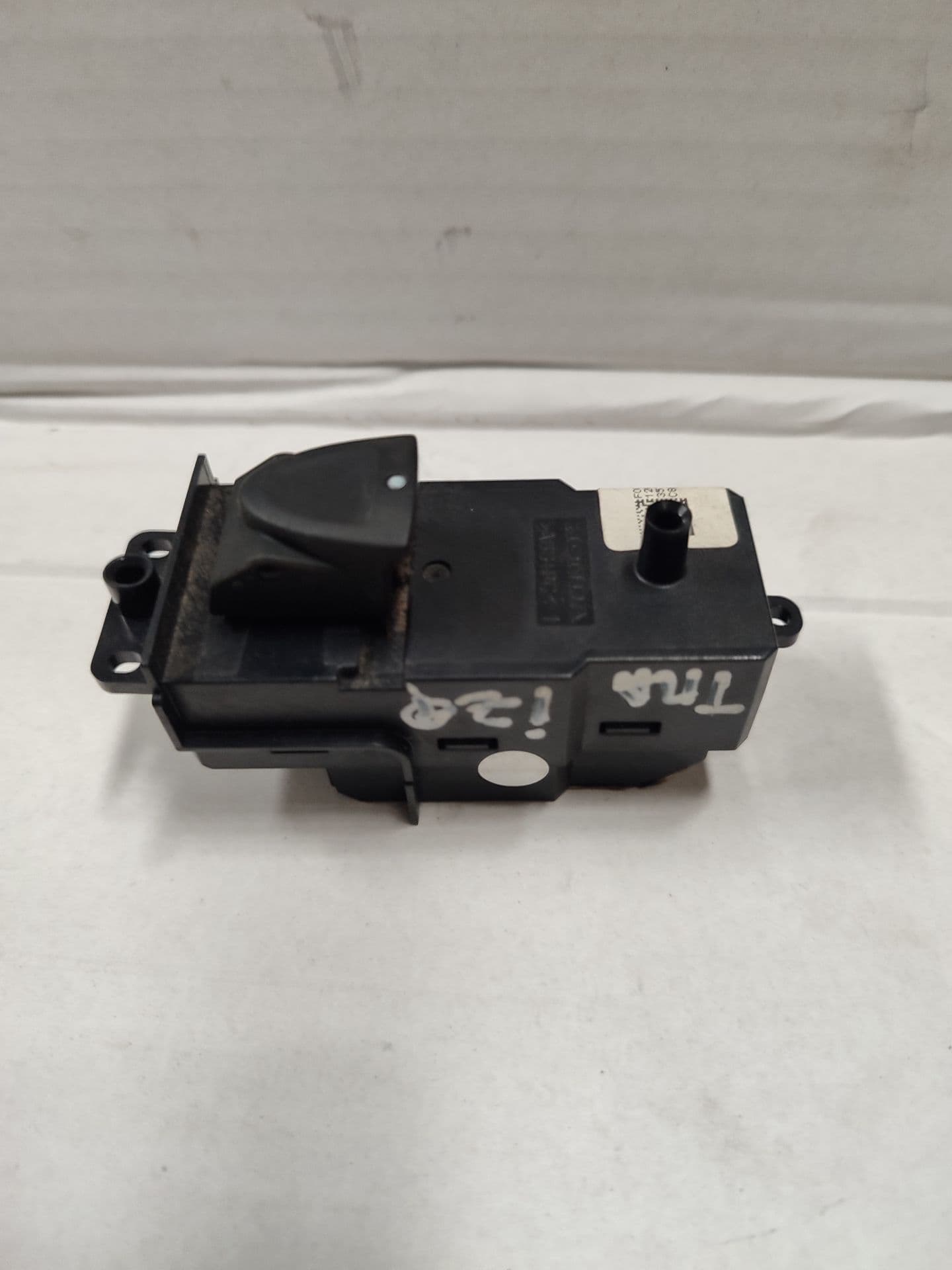 Mando elevalunas trasero izquierdo HONDA CIVIC BERLINA 5 (FK) 4