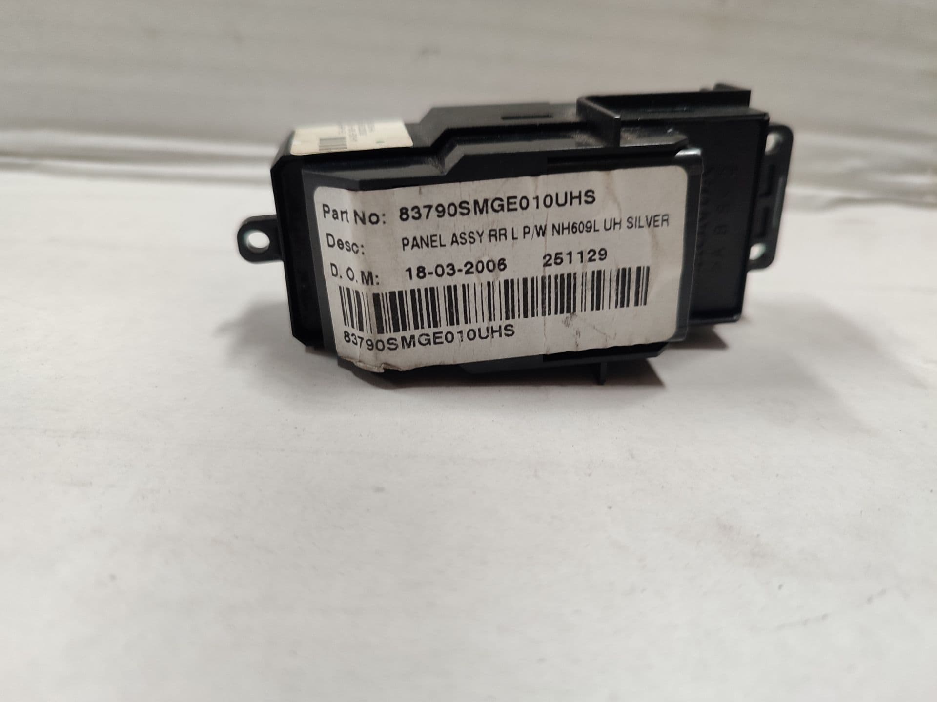 Mando elevalunas trasero izquierdo HONDA CIVIC BERLINA 5 (FK) 2