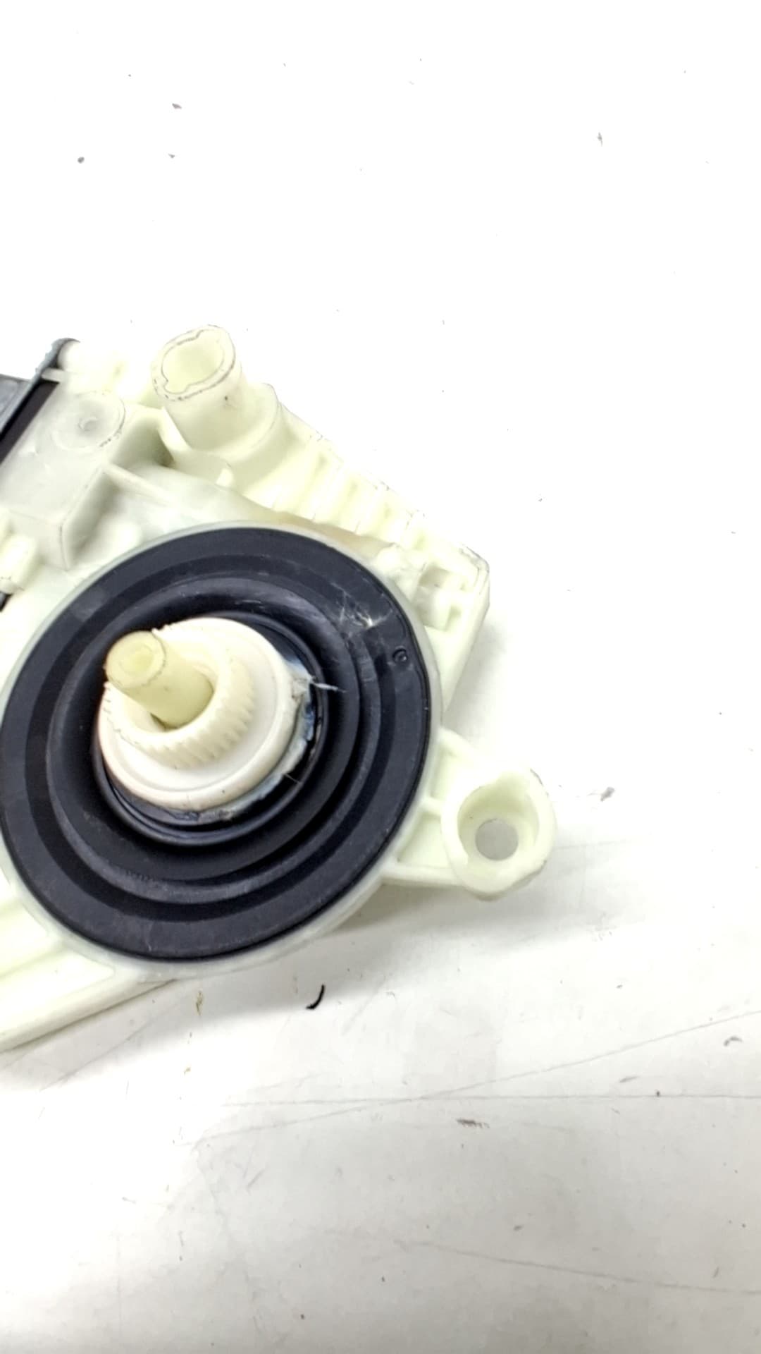 Motor elevalunas delantero izquierdo SKODA FABIA (6Y2/6Y3) 3