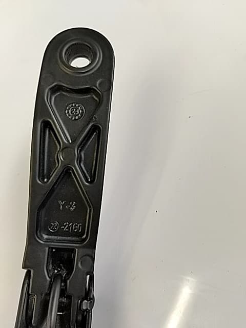 Brazo limpia delantero izquierdo OMODA C5 2