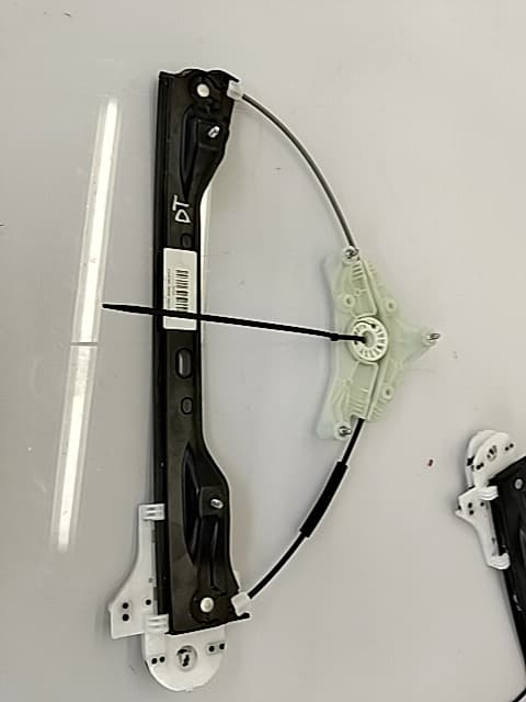 Elevalunas trasero izquierdo OMODA C5 2