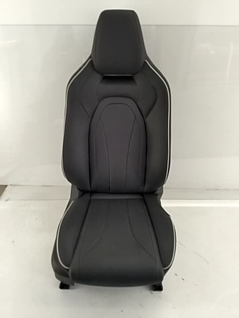 Asiento delantero derecho OMODA C5 3