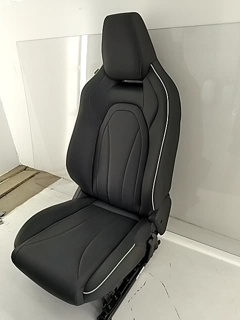 Asiento delantero derecho OMODA C5