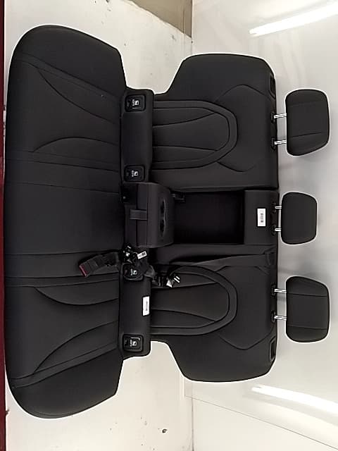 Cerradura asientos traseros OMODA C5 2