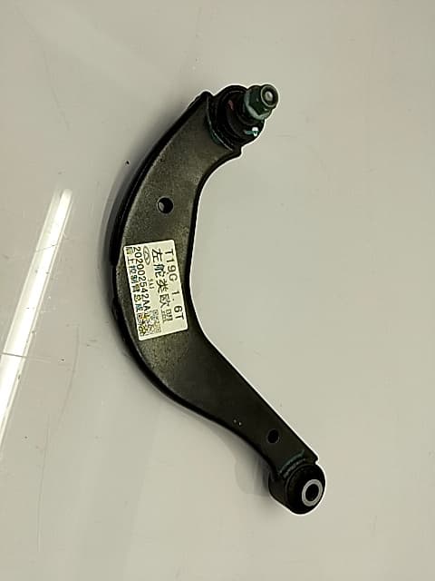 Soporte brazo suspension trasero derecho OMODA C5