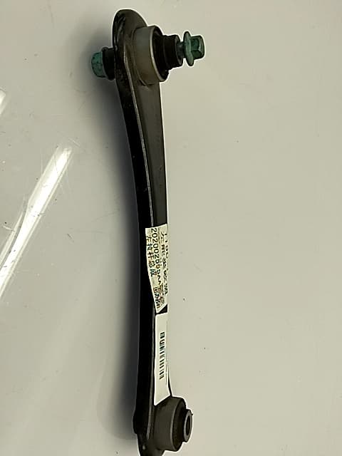 Soporte brazo suspension trasero derecho OMODA C5