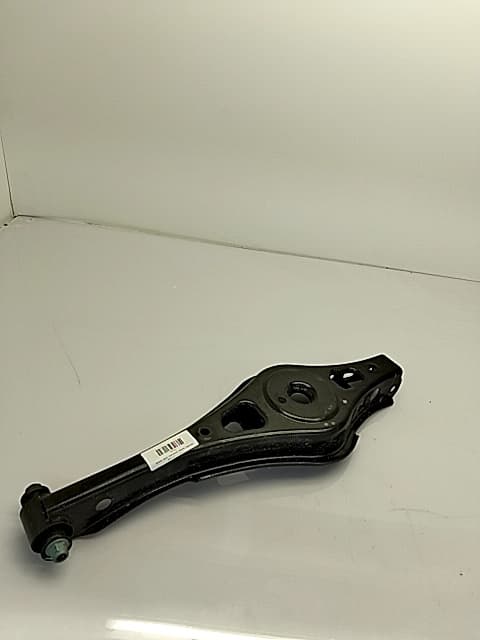 Soporte brazo suspension trasero izquierdo OMODA C5 2