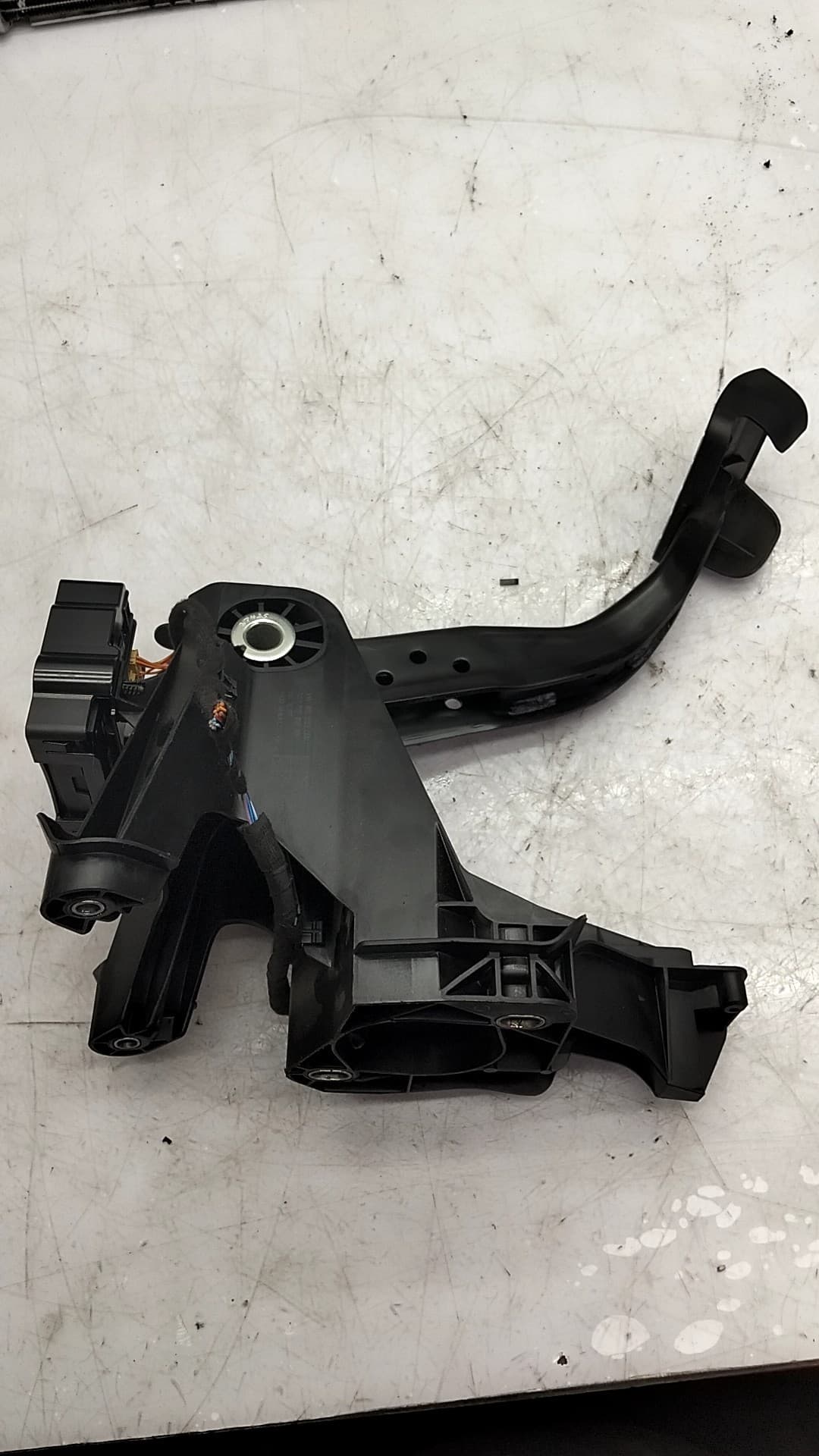 Pedal freno VOLKSWAGEN GOLF VII LIM 2