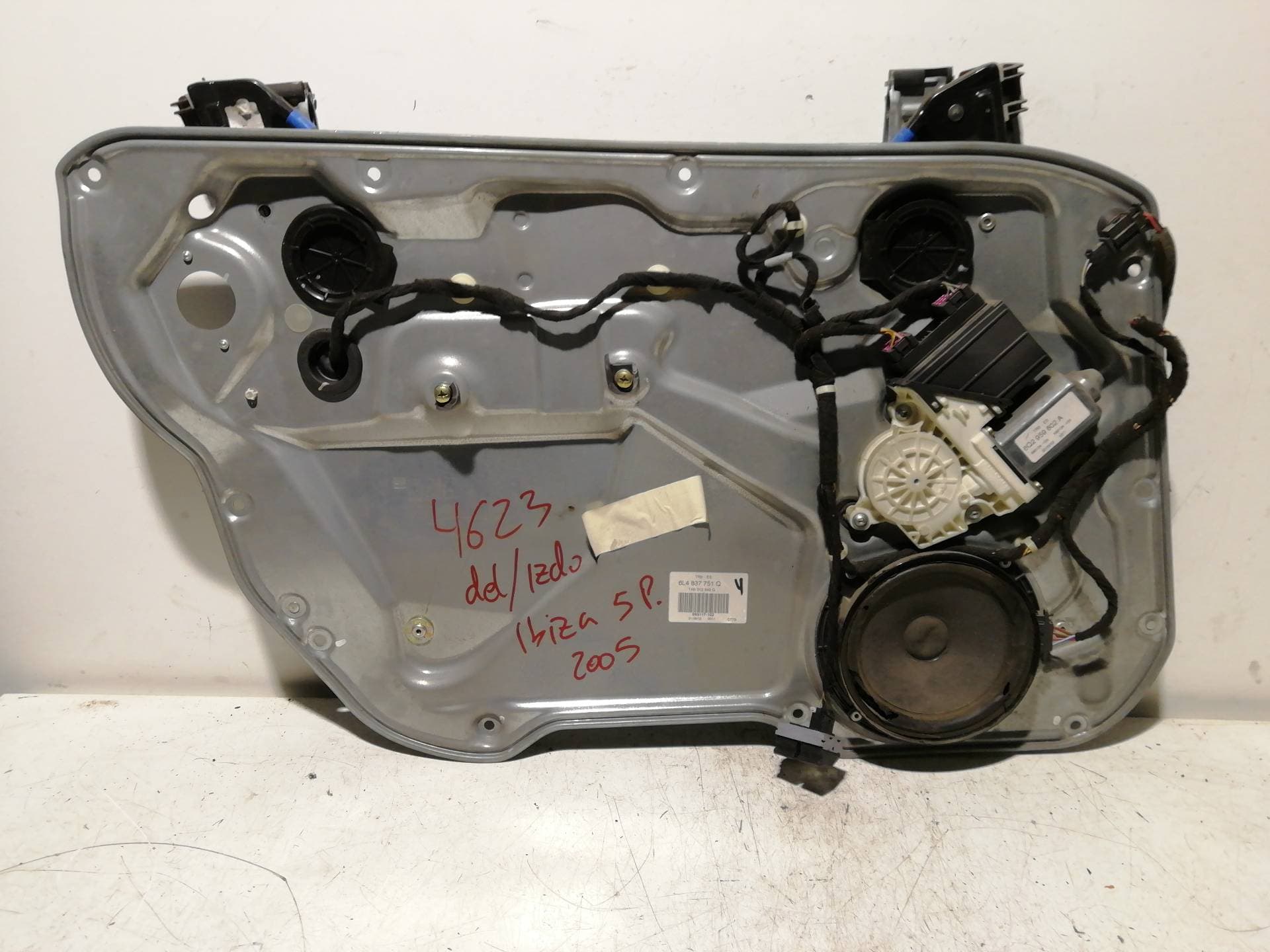 Elevalunas delantero izquierdo SEAT IBIZA (6L1)