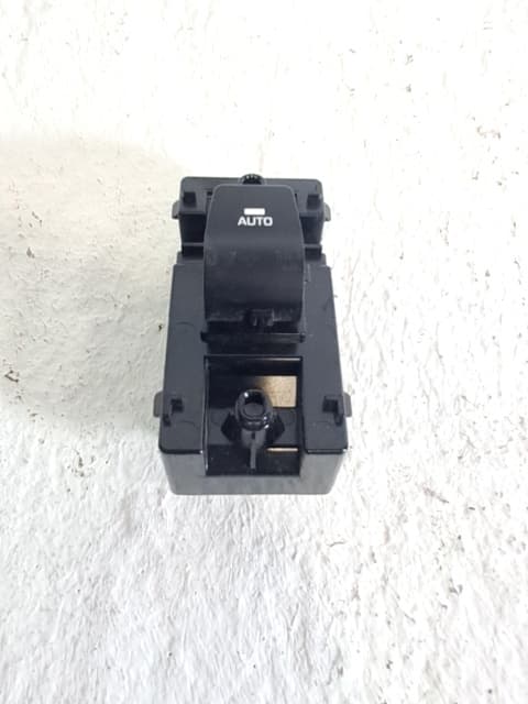 Mando elevalunas delantero derecho HYUNDAI IONIQ 3