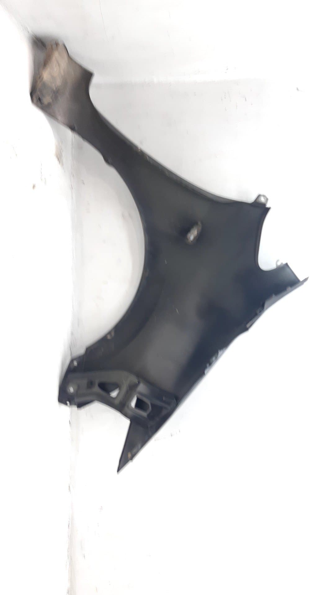 Aleta delantera izquierda TOYOTA AURIS 2