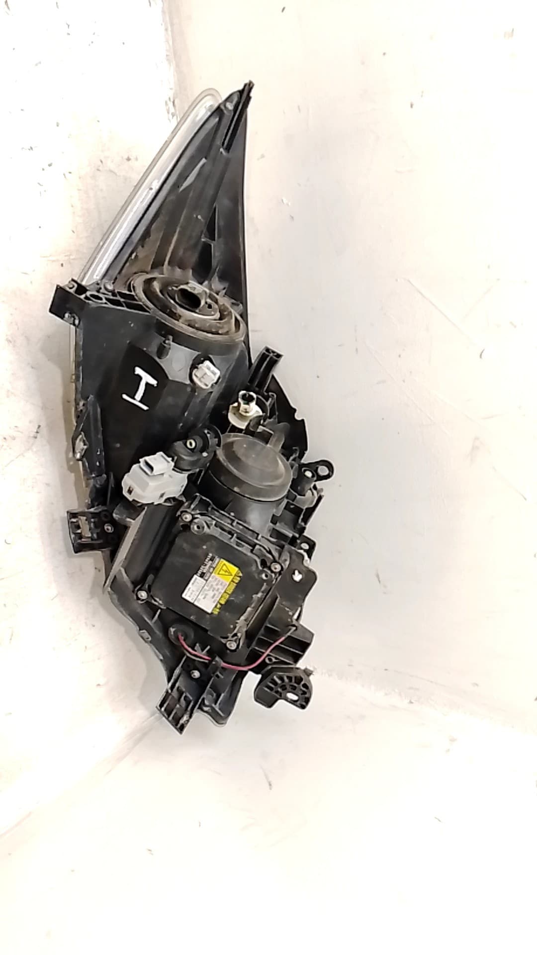 Faro izquierdo TOYOTA AURIS 3