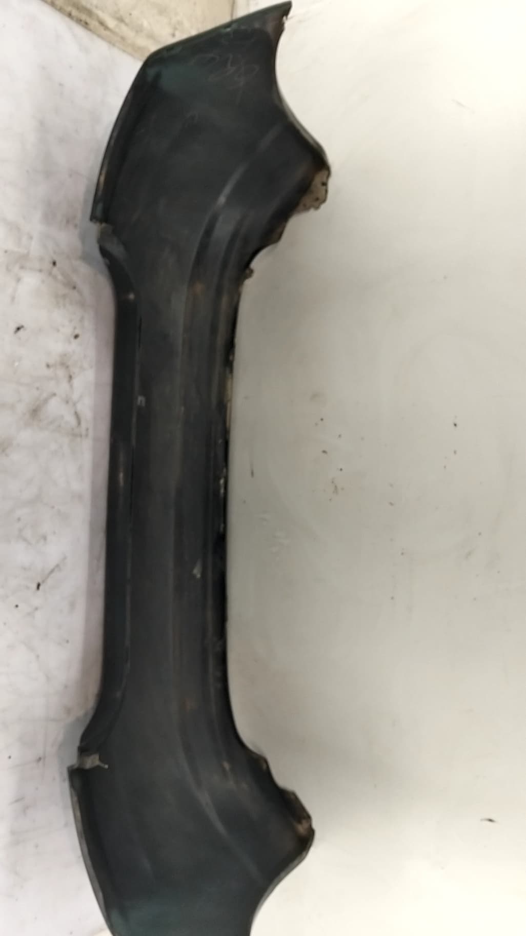 Paragolpes trasero TOYOTA COROLLA (E12) 2
