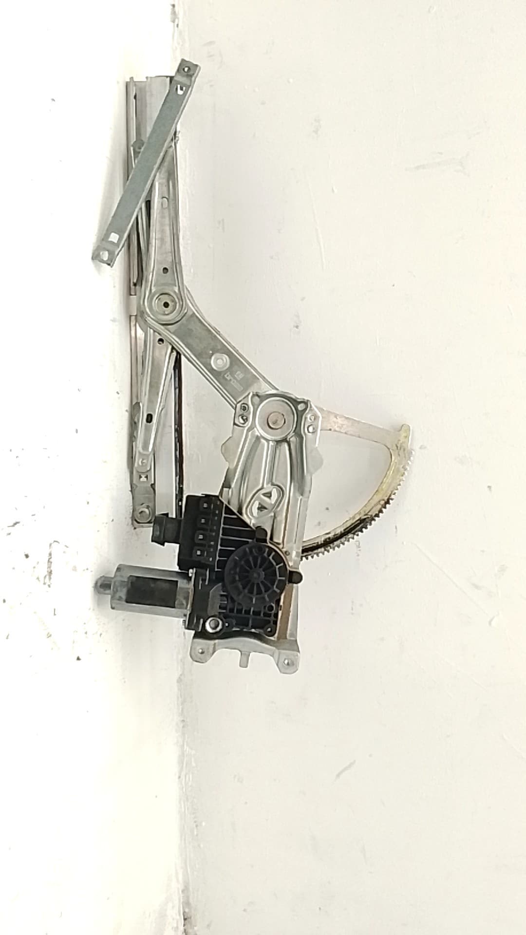 Motor elevalunas delantero izquierdo OPEL ASTRA H BER.