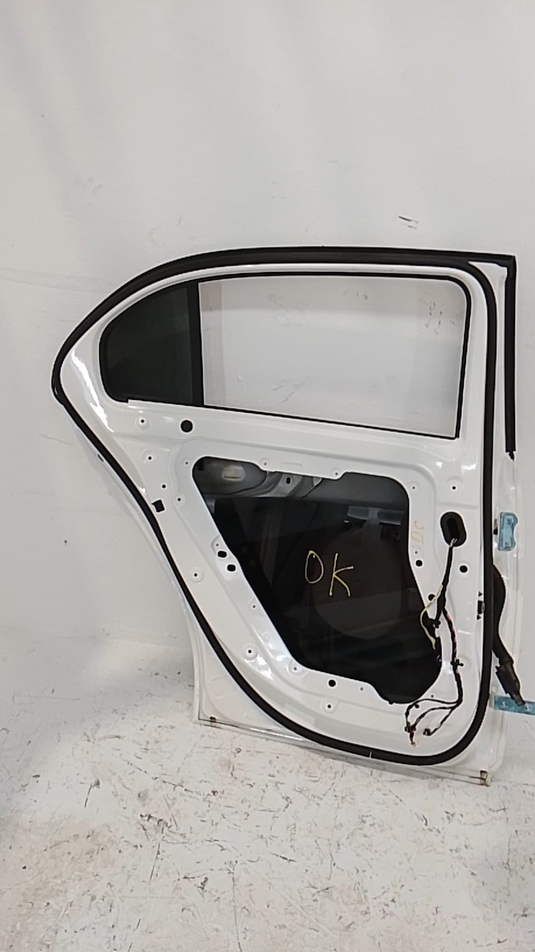 Puerta trasera izquierda MERCEDES-BENZ A-CLASS 2