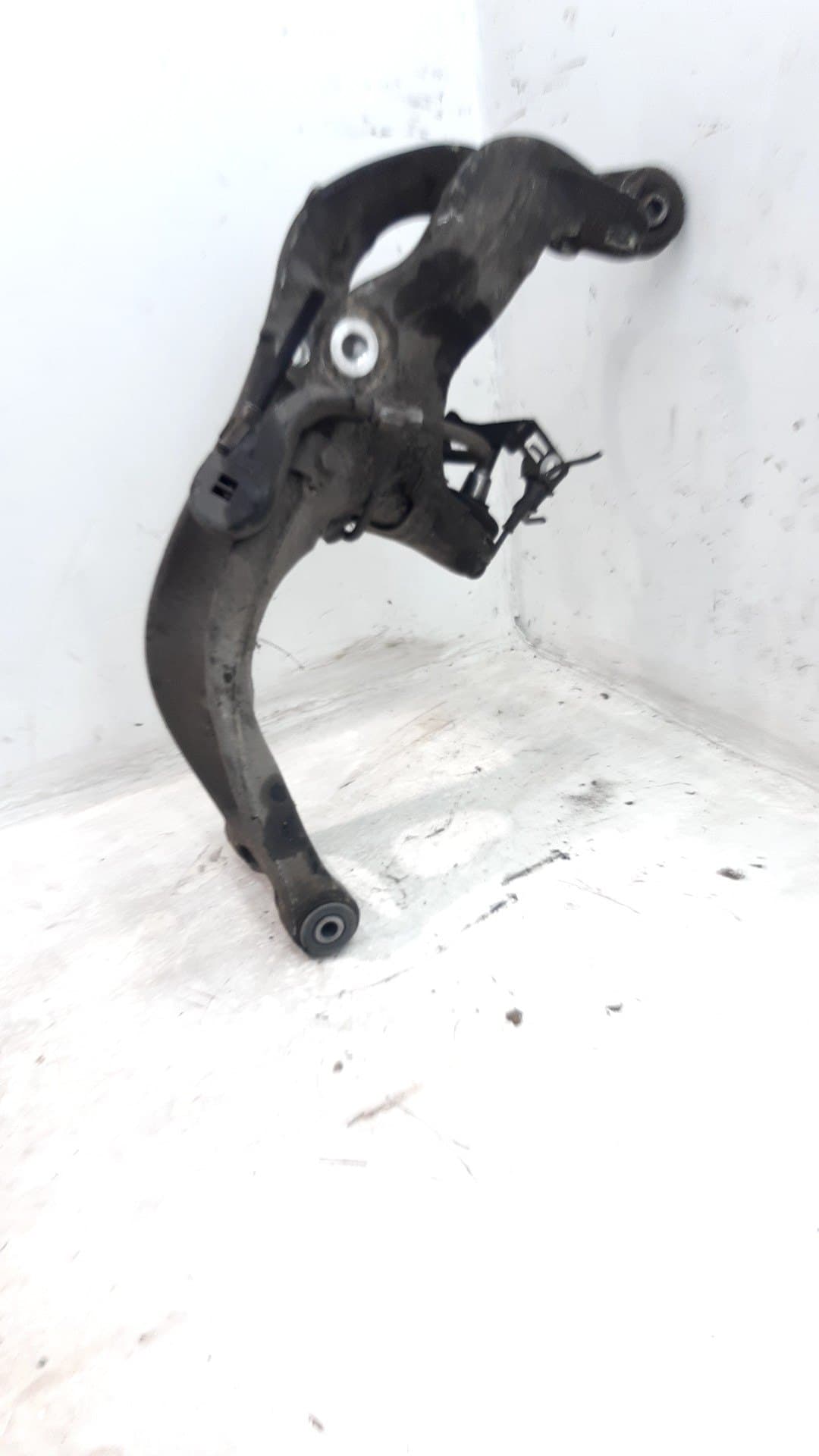 Soporte brazo suspension delantero izquierdo CITROEN C5 BERLINA 3