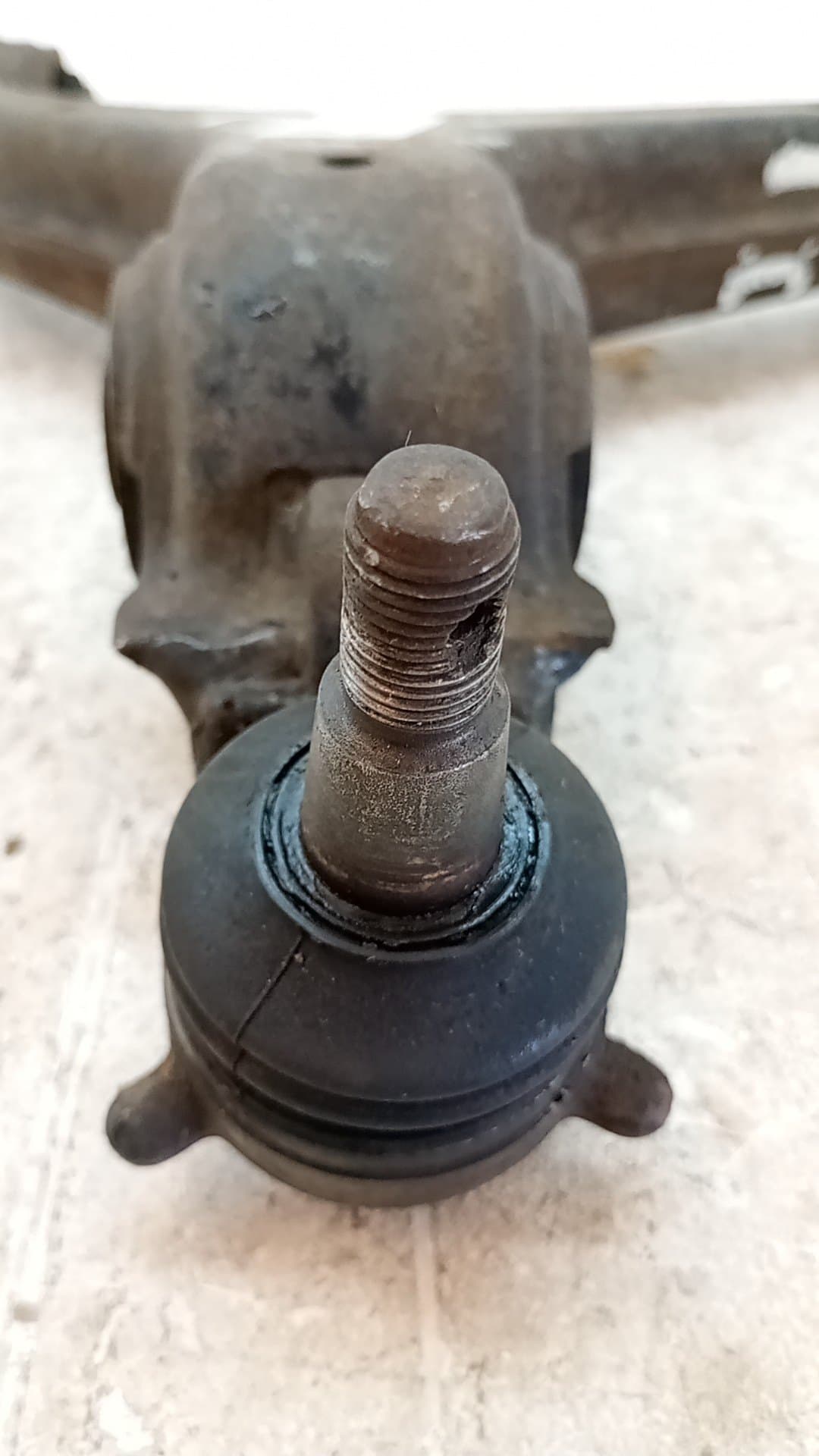 Brazo suspension inferior delantero izquierdo SSANGYONG REXTON 2
