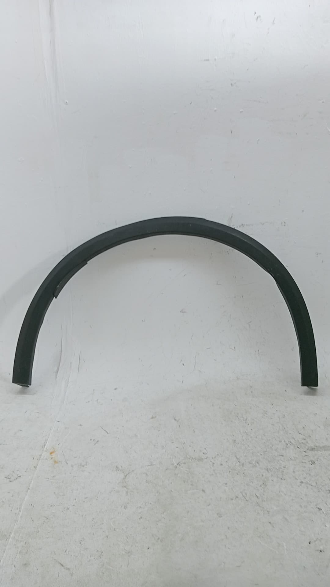 Aletin trasero derecho LYNK & CO 01