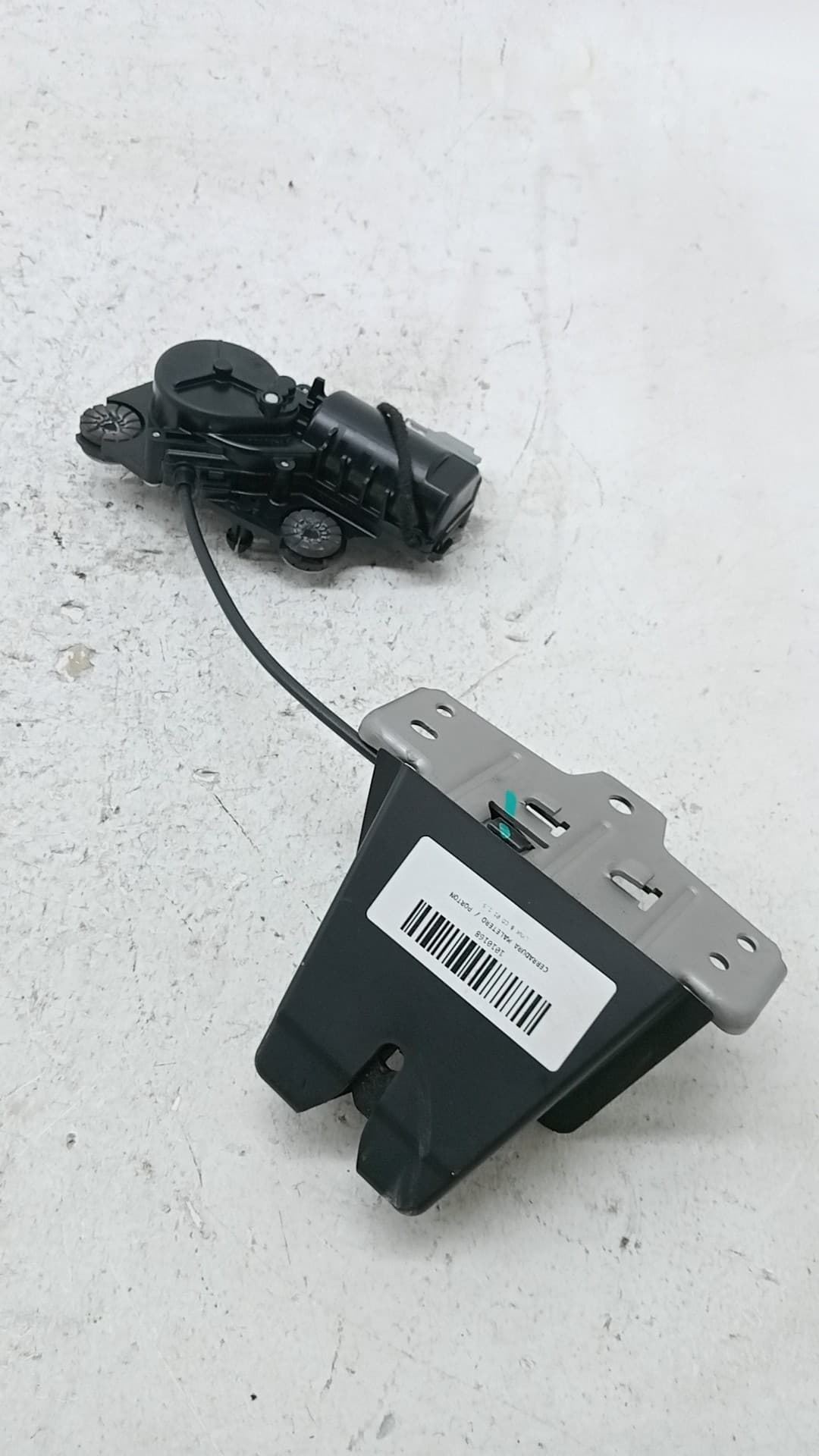 Cerradura maletero / porton LYNK & CO 01