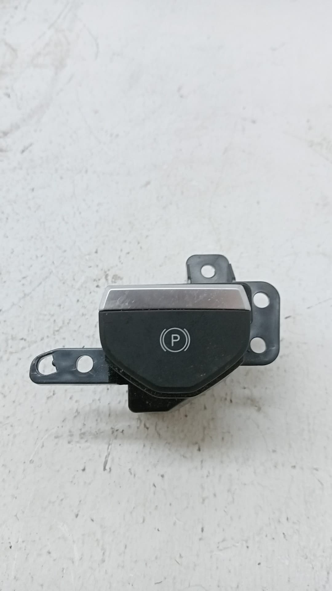 Freno de mano electrico LYNK & CO 01